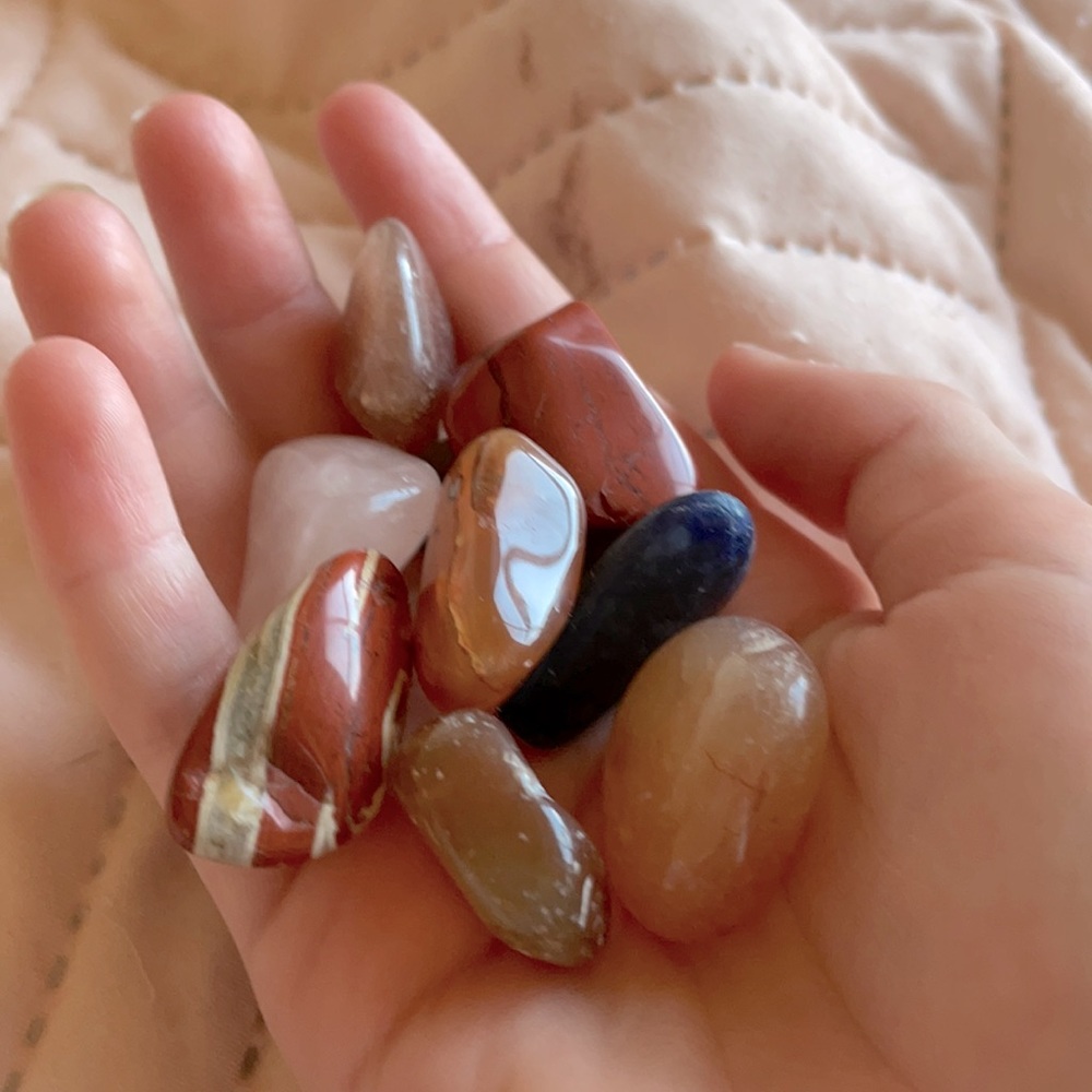 10 price random rocks/crystals